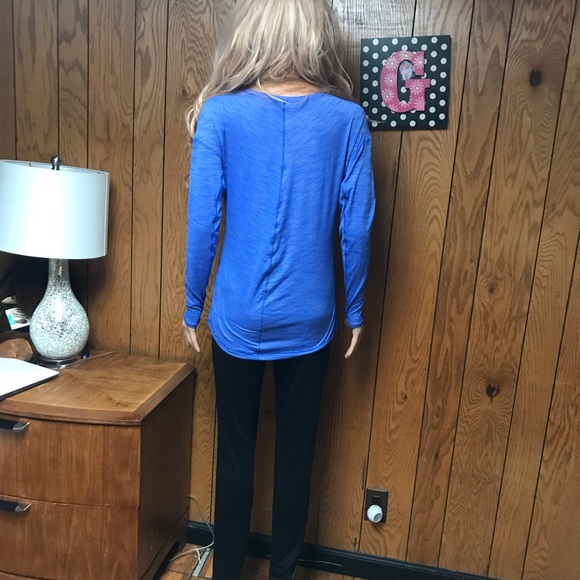 Lululemon 5 Mile Long Sleeve - blue- Size None - measurements In the Photos - Picture 6 of 14